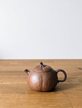 Load image into Gallery viewer, PumpkinTeapot_5_Quynh_front